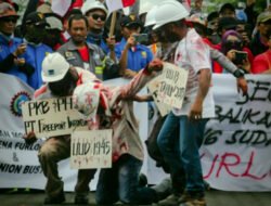 Saham Freeport Diembat, Pemerintah Abaikan Nasib Buruh Mogok Kerja